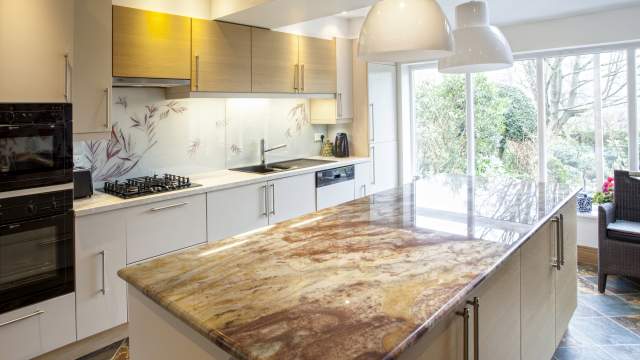 Emma-Britton-Decorative-Glass-Designer-Bespoke-Botanical-Splashback