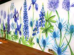 Emma-Britton-Glass-Flower-Splashback-Country-Garden-Design-in-Kitchen